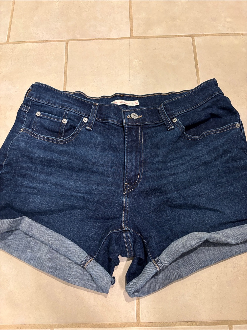 Levi's Dark Indigo Roll-Cuff Denim Shorts Mid Length Sz 32